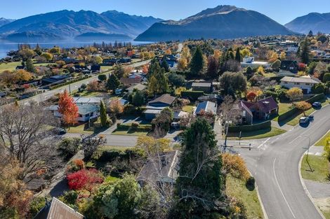 Photo of property in 43 Hunter Crescent, Wanaka, 9305