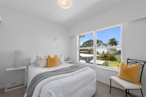 Photo of property in 4/11 Wicklow Road, Narrow Neck, Auckland, 0622