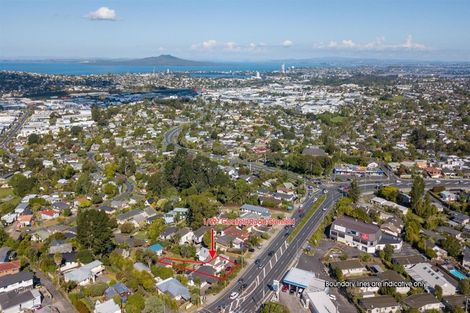 Photo of property in 1/597 Glenfield Road, Totara Vale, Auckland, 0629