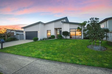 Photo of property in 24 Paparoa Crescent, Aotea, Porirua, 5024