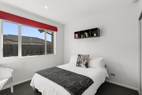 Photo of property in 18 Westpark Drive, Burnside, Christchurch, 8053