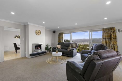 Photo of property in 34 Arahiwi Grove, Tirohanga, Lower Hutt, 5010