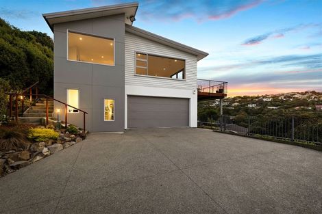 Photo of property in 18 Maffeys Road, Mount Pleasant, Christchurch, 8081