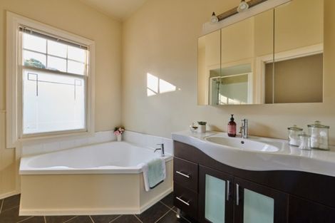 Photo of property in 57 Bolton Street, Kelburn, Wellington, 6012