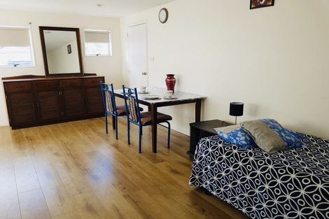 Photo of property in 23b Kelman Road, Kelston, Auckland, 0602