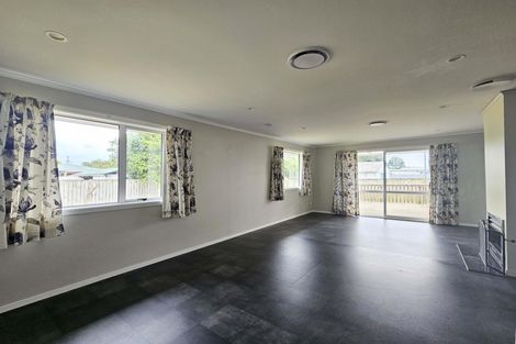 Photo of property in 11 Salas Place, Papakura, 2110