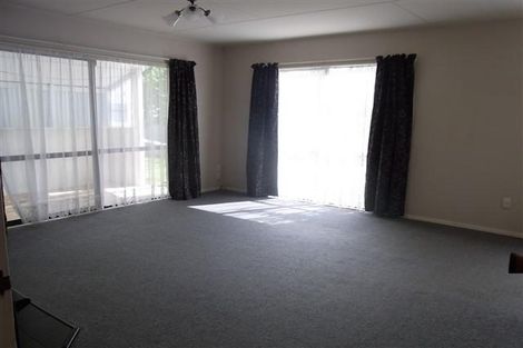 Photo of property in 14 Dellys Grove, Levin, 5510
