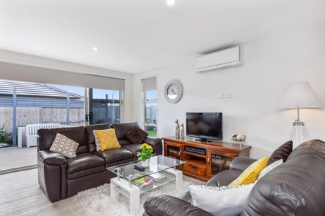 Photo of property in 10 Batty Street, Papamoa Beach, Papamoa, 3118