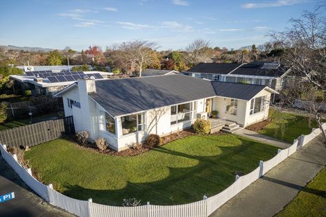 Photo of property in 1 Glenavon Place, Ilam, Christchurch, 8041