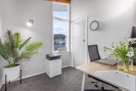 Photo of property in 4 Lane Crescent, Tawa, Wellington, 5028