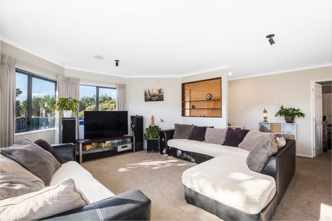 Photo of property in 10 Ribbonwood Terrace, Ranui, Porirua, 5024