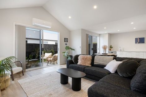 Photo of property in 2 Chain Place, Papamoa, 3118