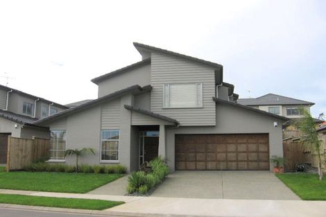 Photo of property in 14 Fernloche Place, Flat Bush, Auckland, 2016