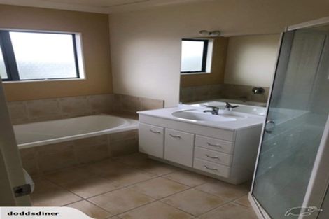 Photo of property in 25 Chippenham Grove, Churton Park, Wellington, 6037