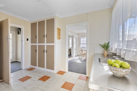 Photo of property in 40 Blake Street, Waitara, 4320