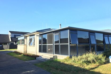 Photo of property in 17 Highcroft Place, Welcome Bay, Tauranga, 3112