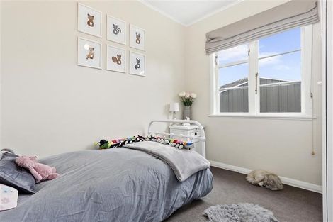 Photo of property in 15 Alberta Street, Point Chevalier, Auckland, 1022