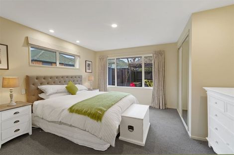 Photo of property in 43 Apsley Drive, Avonhead, Christchurch, 8042