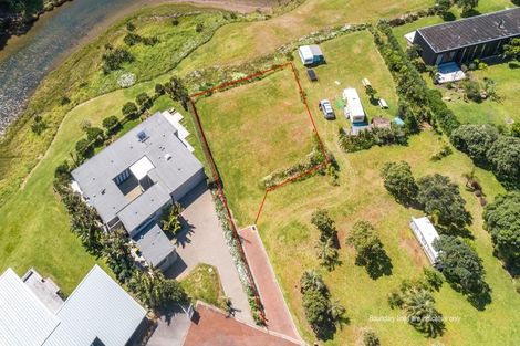Photo of property in 17 Pye Place, Hot Water Beach, Whitianga, 3591