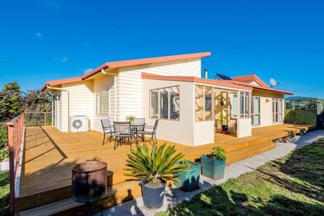 Photo of property in 39 Rutherford Drive, Waikanae Beach, Waikanae, 5036
