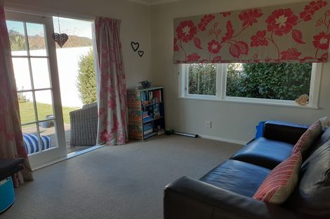Photo of property in 10 Matuku Street, Heretaunga, Upper Hutt, 5018