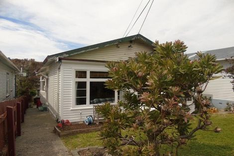 Photo of property in 83 Eden Street, Island Bay, Wellington, 6023