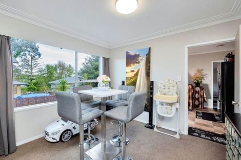 Photo of property in 2/4202a Great North Road, Glendene, Auckland, 0602