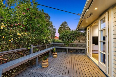 Photo of property in 9 Devon Street, Te Atatu South, Auckland, 0610