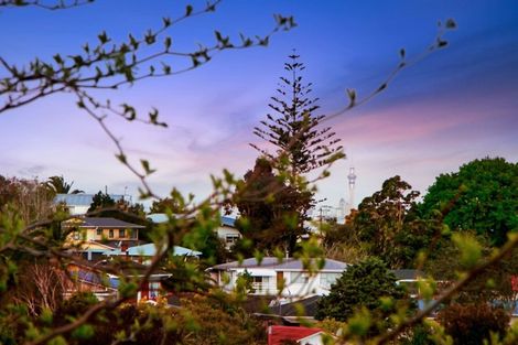 Photo of property in 18 Anich Road, Massey, Auckland, 0614