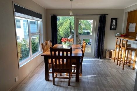 Photo of property in 70 Oriel Avenue, Tawa, Wellington, 5028