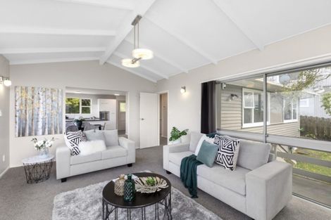 Photo of property in 5 Camellia Terrace, Maungaraki, Lower Hutt, 5010