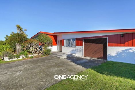 Photo of property in 85 Gloaming Hill, Titahi Bay, Porirua, 5022