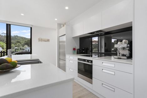 Photo of property in 102 Balmain Road, Chatswood, Auckland, 0626