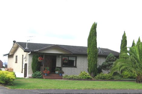 Photo of property in 22 Widmore Drive, Massey, Auckland, 0614
