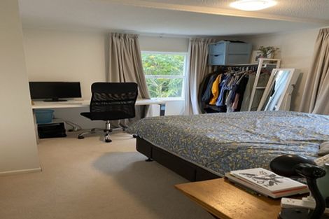 Photo of property in 22 James Evans Drive, Northcote, Auckland, 0627