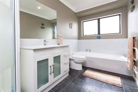 Photo of property in 1/19 Simmental Crescent, Somerville, Auckland, 2014