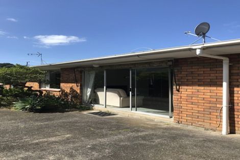 Photo of property in 2/32 Eastern Beach Road, Eastern Beach, Auckland, 2012