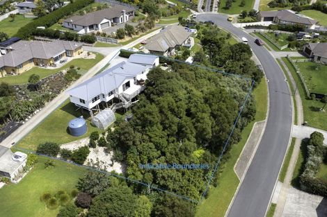 Photo of property in 11 Gavinike Place, Waimauku, 0812