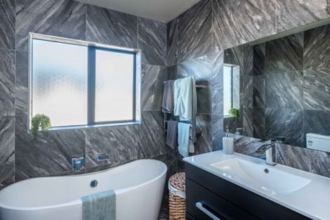 Photo of property in 11 Trusham Court, Paraparaumu, 5032