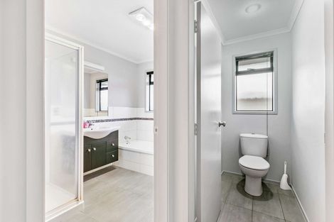 Photo of property in 28 Rosella Drive, Welcome Bay, Tauranga, 3112