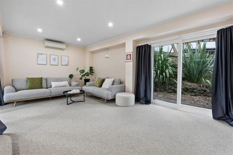Photo of property in 38 Eugenia Rise, Totara Heights, Auckland, 2105