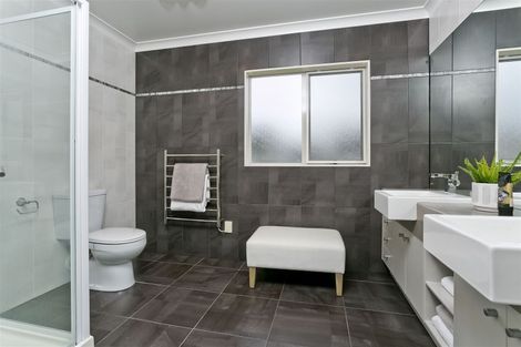 Photo of property in 55 Oakway Drive, Schnapper Rock, Auckland, 0632