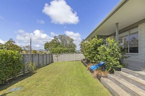Photo of property in 41 Walworth Avenue, Pakuranga Heights, Auckland, 2010