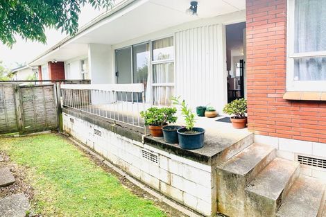 Photo of property in 22 Grande Vue Road, Hillpark, Auckland, 2102