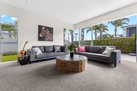 Photo of property in 2a Mirwill Road, Rothesay Bay, Auckland, 0630