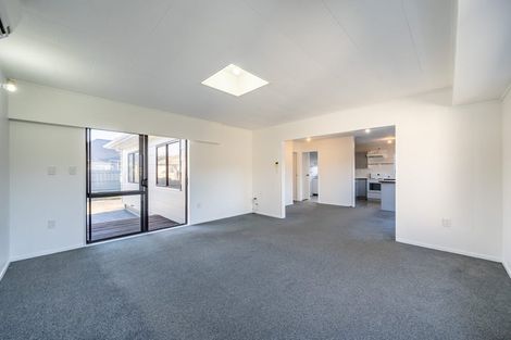 Photo of property in 2/1006 High Street, Avalon, Lower Hutt, 5011