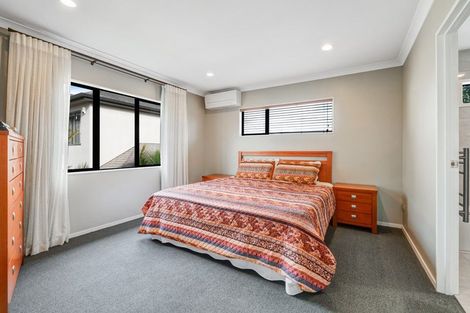 Photo of property in 2/26 James Street, Bayview, Auckland, 0629