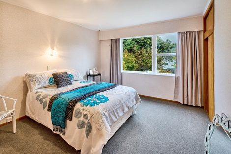 Photo of property in 16 Clematis Grove, Maungaraki, Lower Hutt, 5010