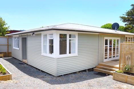 Photo of property in 23 Cumberland Street, Leigh, 0985