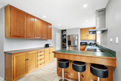 Photo of property in 7 Saint Hildas Glade, Tawa, Wellington, 5028